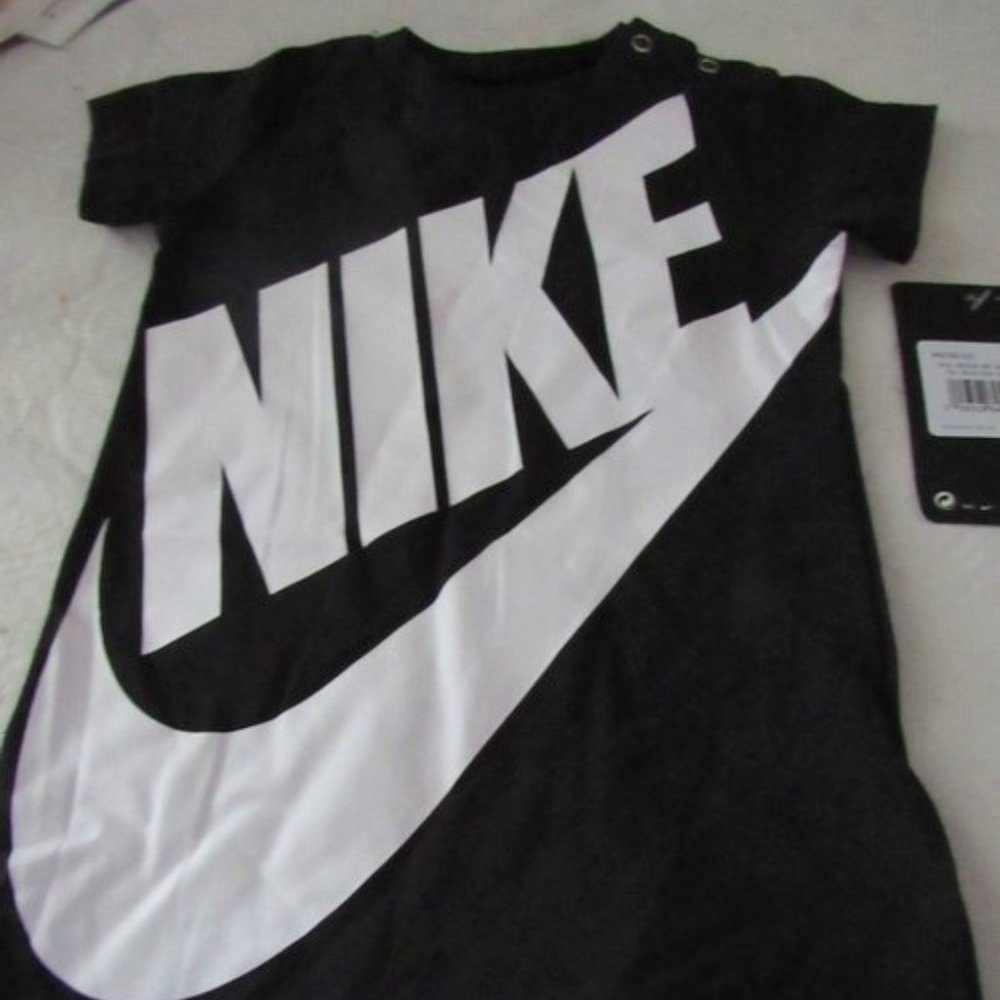 NIKE BABY BOY'S ROMPER SIZE 6 MONTHS BLACK